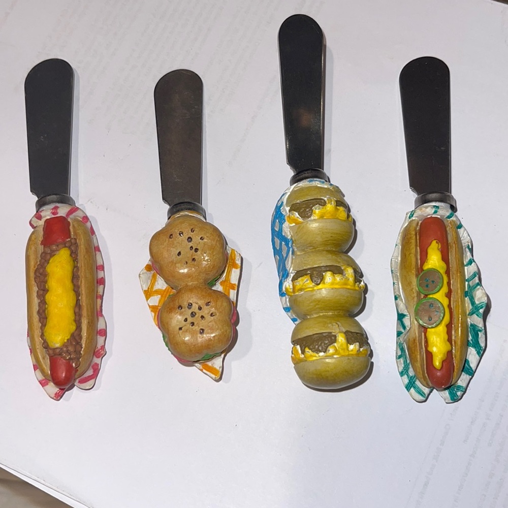 Condiment utensils
